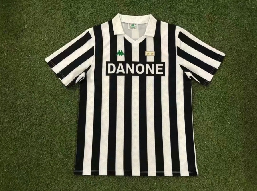FullSizeRender_288af725-a9f8-477e-9db5-cd18ac071cec.jpg Maillot Juventus Domicile 1992/93