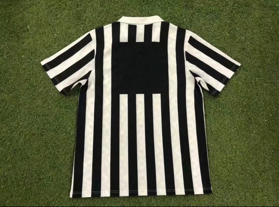 FullSizeRender_88d0a1da-d5ad-4331-b94d-766a0e1ee983.jpg Maillot Juventus Domicile 1992/93