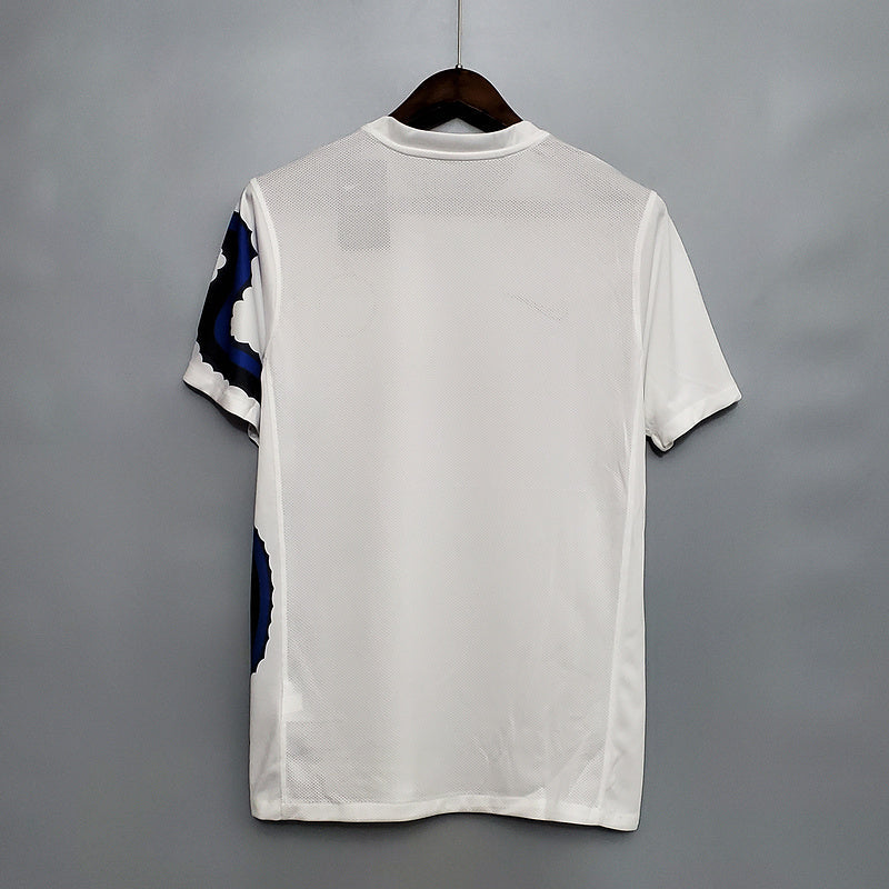 IMG-1648_0c665247-92ec-4bcf-a3b5-d0c16c6514ea.jpg Maillot Inter Milan Away Rétro 2010