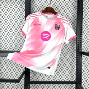 b63e95364d1dcd8144e4f5a31de1bc16_10dfbb56-cf01-4ef8-8564-7bf3c277e8c7.jpg Maillot Barcelone 25/26 Rose Édition Spéciale