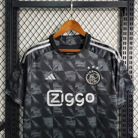 cb6f1734_540x_aa23d0b7-7419-4cea-ac0b-598240445318.jpg Maillot Ajax Third Noir 2023-2024