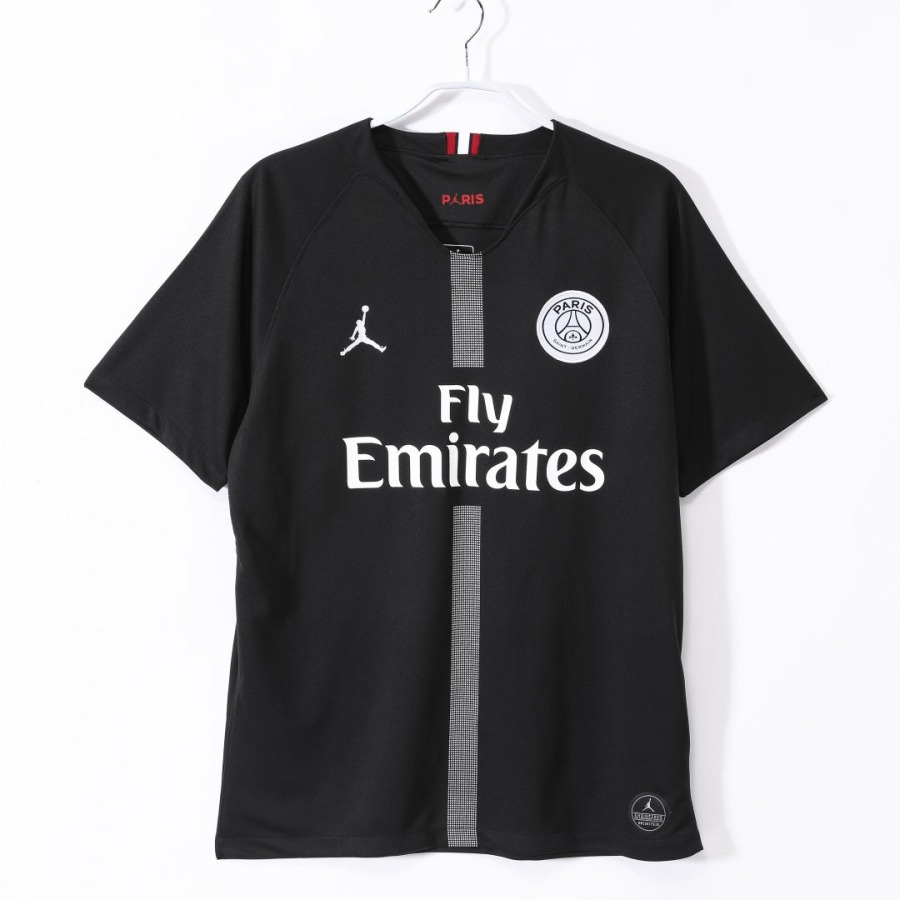 d6dfa075119f6c405c70d2ba993045d7.jpg Maillot PSG 2018-2019 Rétro
