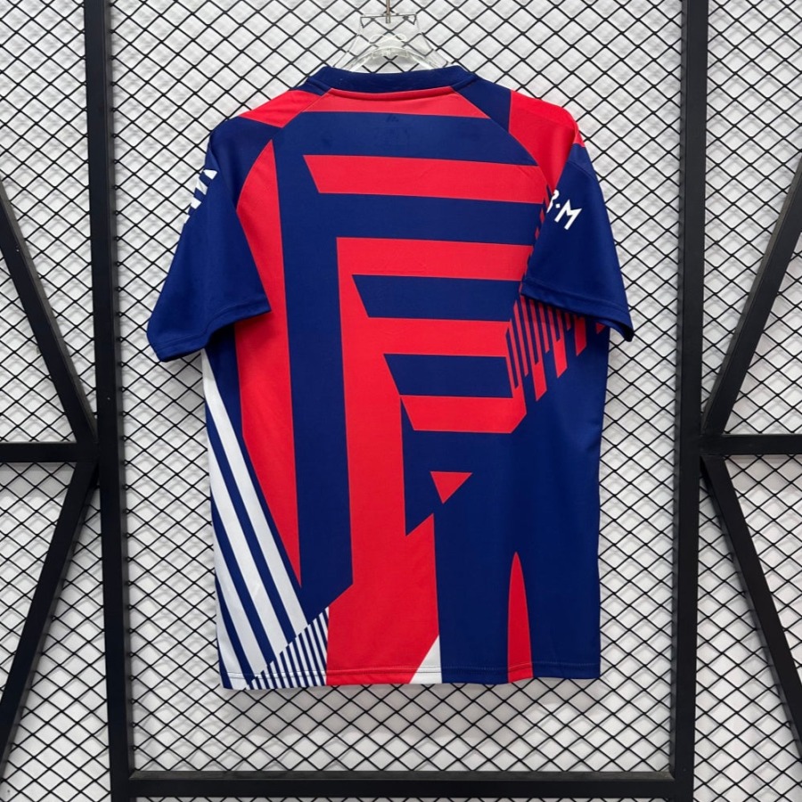 f856bb551cf8d9fab2123b16efb325fa.jpg Maillot Bayern Munich 26/27 Édition Spéciale